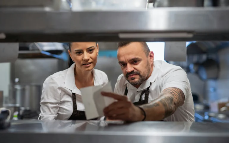 10 Ways Restaurants Are Using AI to Automate Service